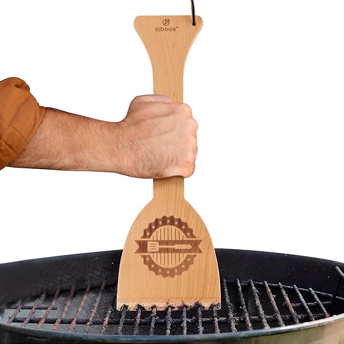 Wooden BBQ Grill Scraper â Beech Wood Griddle Cleaner for Traeger and Other Grills, No Metal Bristles, Safe and Durable Grill Cleaning Tool with Grooved Edge