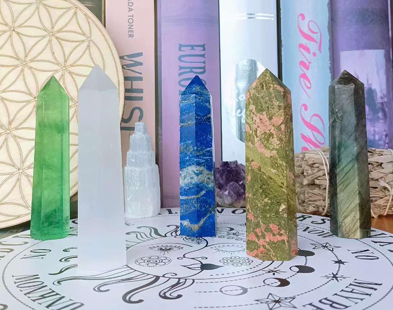 LAIDANLA Selenite Healing Crystals Wands 3.5-4" Natural Reiki Energy Wand Stone Hexagonal Point Obelisk Large Crystal Gemstones for Meditation Therapy Crystal Grid Gifts Decoration 1Pcs