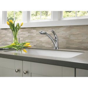 Delta Faucet Signature Pull Out Kitchen Faucet, Chrome Kitchen Sink Faucet, Kitchen Faucet with Pull Out Sprayer, Chrome 47-DST
