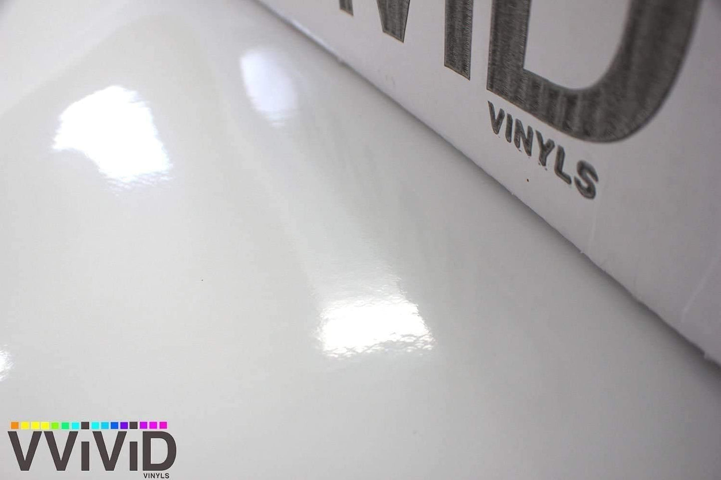 VViViD White Gloss Vinyl Wrap Roll with Air Release Technology (20ft x 5ft)