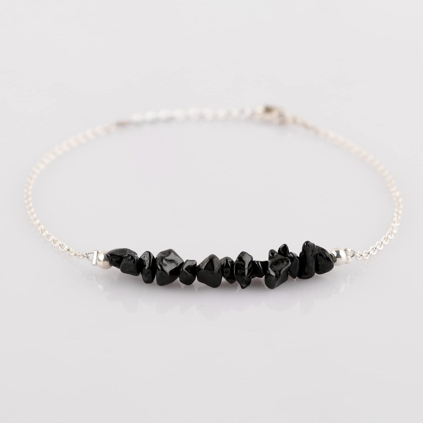 Gemimpression Handmade Black Spinel Chips Bar Bracelet – Natural Energy Healing Crystals – Silver Plated Adjustable 8 Inch Chain – Christmas Gift