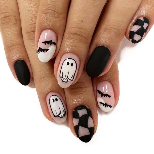 Halloween Press on Nails Short Oval Fake Nails Black White False Nails Press ons with Ghost,Bat Design Reusable Artificial Nail Full Cover Glossy Glue on Nail Stick on Nails for Women Manicure 24 Pcs