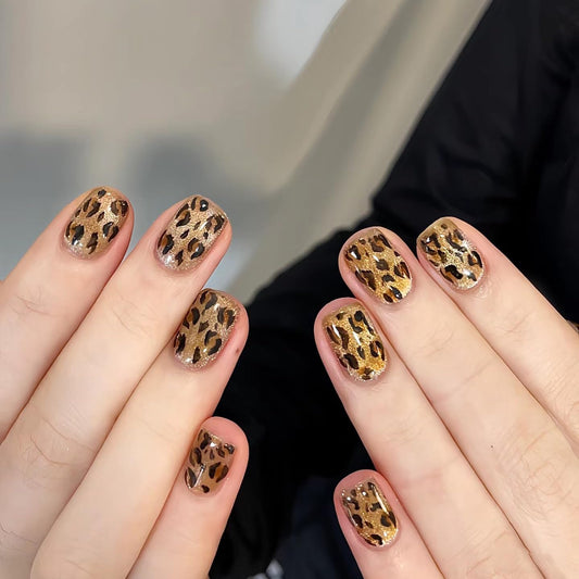 Sparkling Leopard Autumn Press on Nails Short Round Fake Nails Leopard Print False Nails Full Cover Sparkling Glossy Acrylic Nails Cute for Women Girls Autumn DIY Manicure Decoration 30Pcs