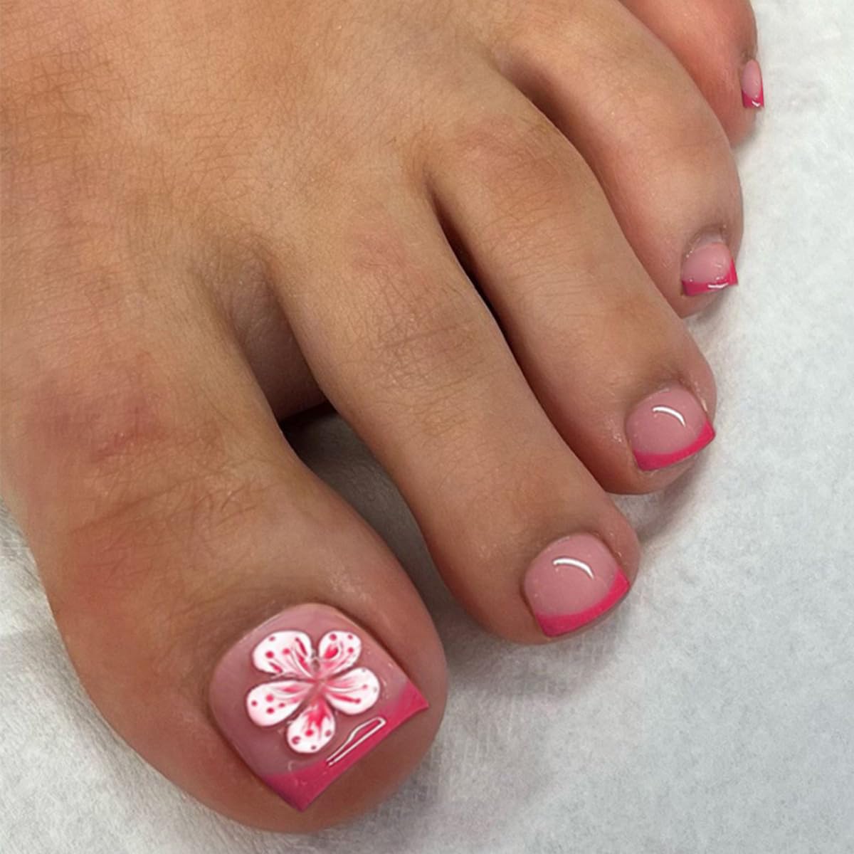 24pcs Pink French Tip Press on Toenails Short Square Pink White Flower Fake Toe Nails Kit with Pearl Gold Beads Lily Designs Summer Floral Full Cover False Toenails for Women Manicure Decoration