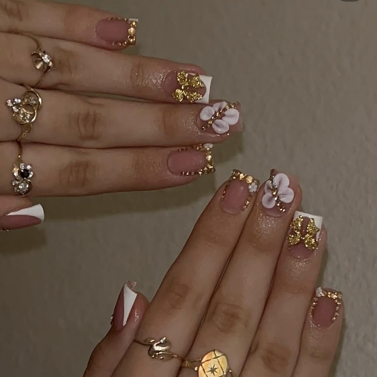 plalely Square Press on Nails Short Nude Fake Nail 3D Flowers Charms Acrylic Nail Press ons Gold Bow Stick on Nail for Women 24pcs