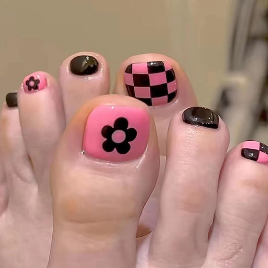 Vezocim Artificial Fake Toenails Sets, 24Pcs Pink Black Press on Toenails with Plaids and Flower Designs, Glossy Full Cover Acrylic False Nails for Toe Press ons Toenails with Charm for Women