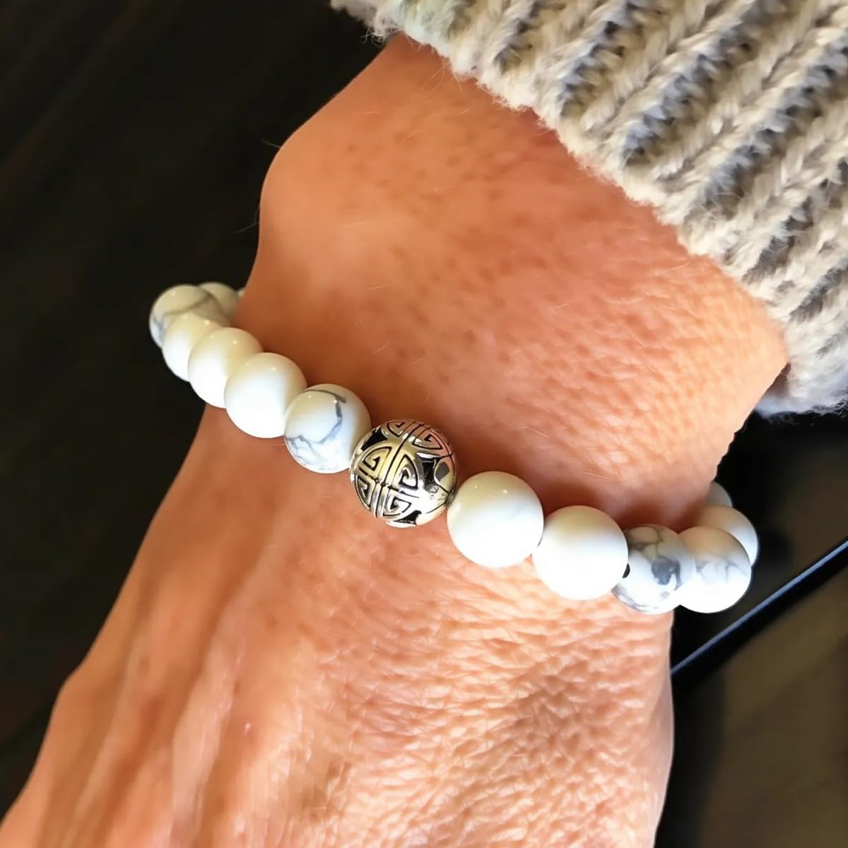 MetJakt Healing Crystals Beaded Bracelets for Womens Natural Gemstone 8mm Beads Stretch Bracelets with 925 Sterling Silver Double Happiness Pendant (Howlite)
