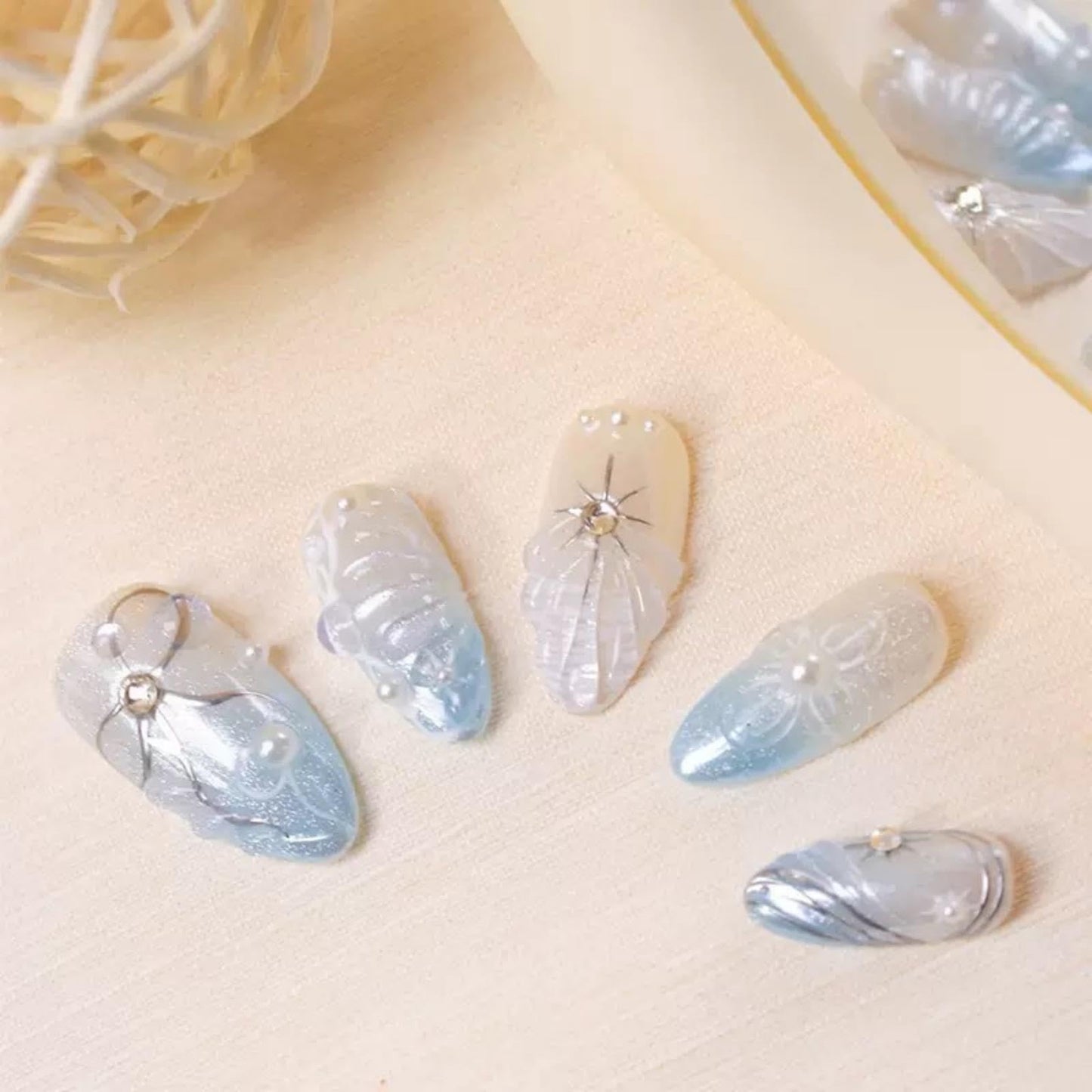 100% 5D Handmade Press on Nails with Charms Medium Almond Nails Press ons- Silver Seashell False Nails Ombre Blue White Press on Nails Summer Fake Nails for Women Girls Daily Wear DIY Manicure Size S