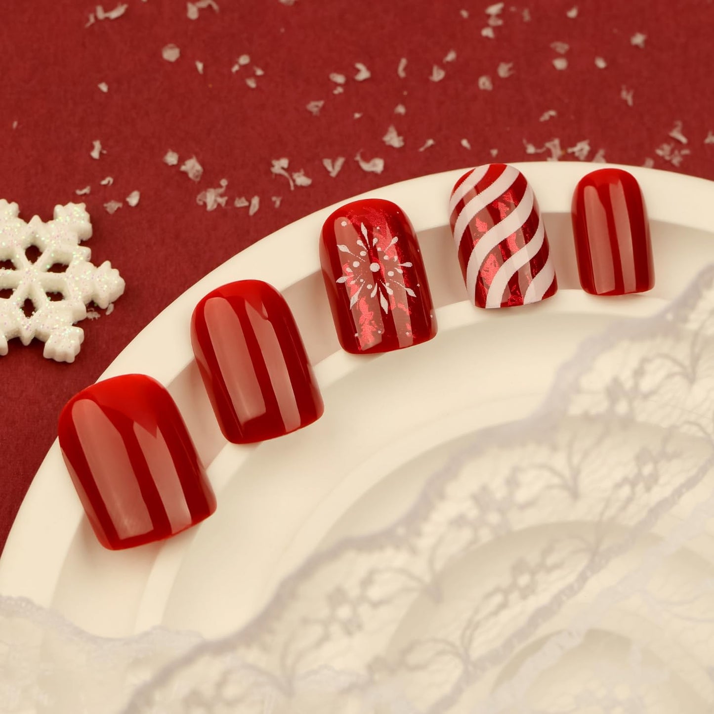 Christmas Press on Nail Short Winter Holiday Fake Nails with Snowflake Design Red Acrylic Nails Glossy Christmas Nails Press ons Xmas False Nails Full Cover Stick on Nails for Women Girls 24Pcs