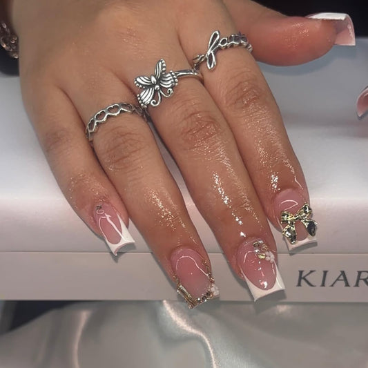 CTTHNBD Short Press on Nails Square - White Fake Nails with Bow Design - Rhinestone, Shiny Full Cover Stick on False Nails for Women 24 Pcs