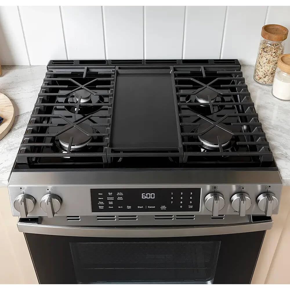 GE GGS600AVWW 5.3 Cu. Ft. White Slide-In Gas Convection Range