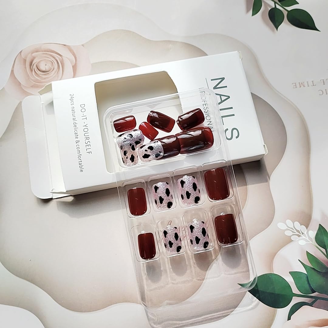 CEWEWP Short Square Press on Nails Red Brown Fake Nails Leopard Print False Nail with Milk Cow Print Glitter Design Full Cover Acrylic Glossy Stick on Nails Winter Glue on Nail for Women 24PCS