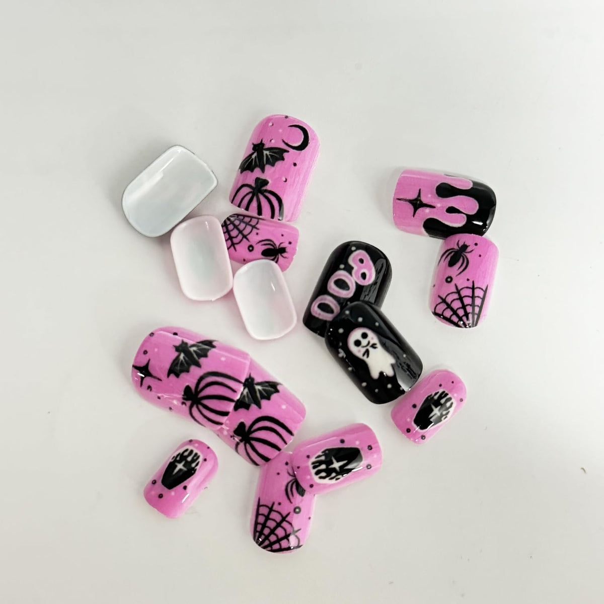 Short Halloween Press on Nail Square Fake Nails Black Pink False Nails Glossy Reusable Stick on Nail with Ghost Blood Spider Web designs Acrylic Artificial Nails for Women Kids Party Manicure24pcs