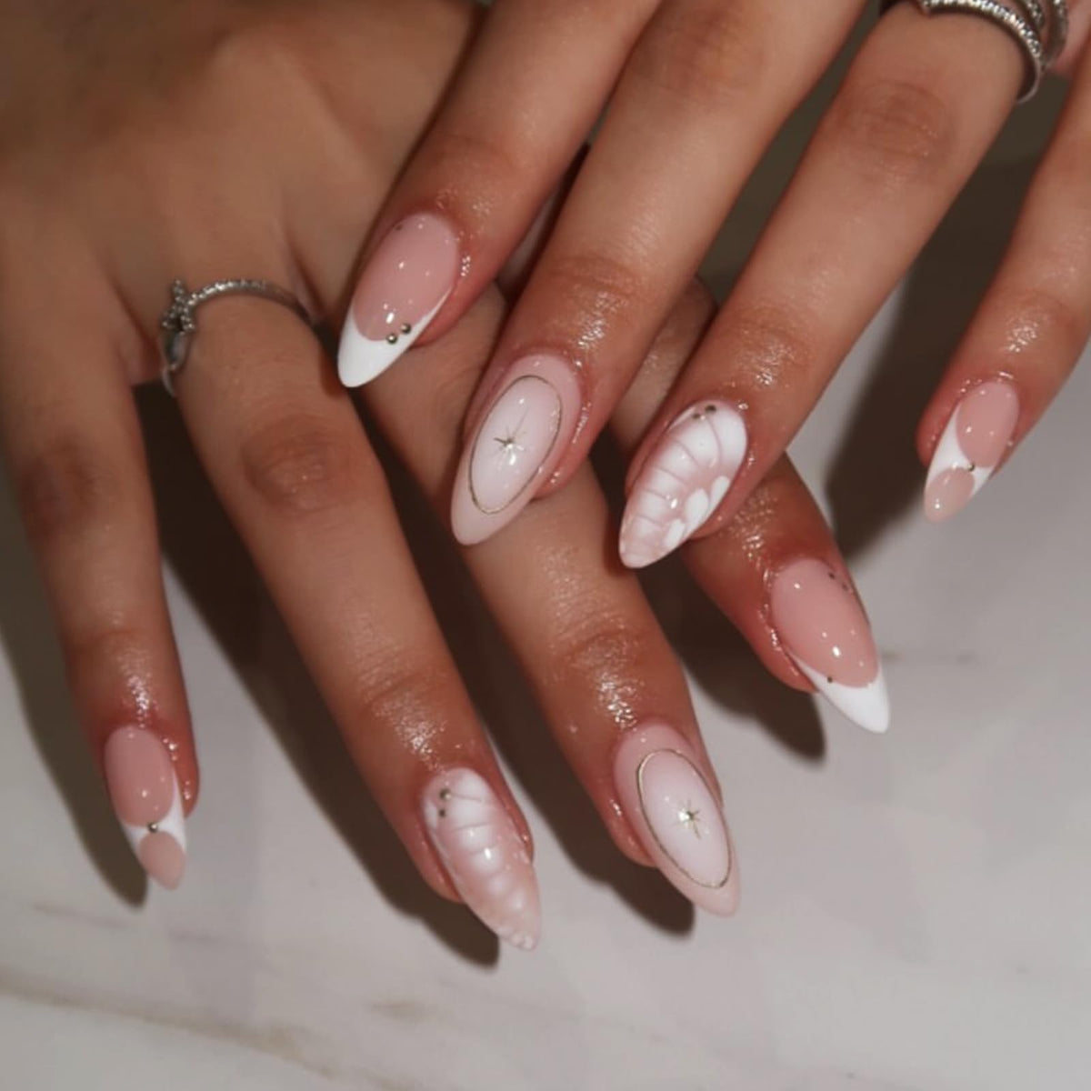 IMRAIN Medium Almond Press on Nails French Tips Fake Nails with Crocodile Print Designs Nude White Ombre Glossy Glue on Nails Acrylic Full Cover Golden Star Stick on False Nails for Women Girls