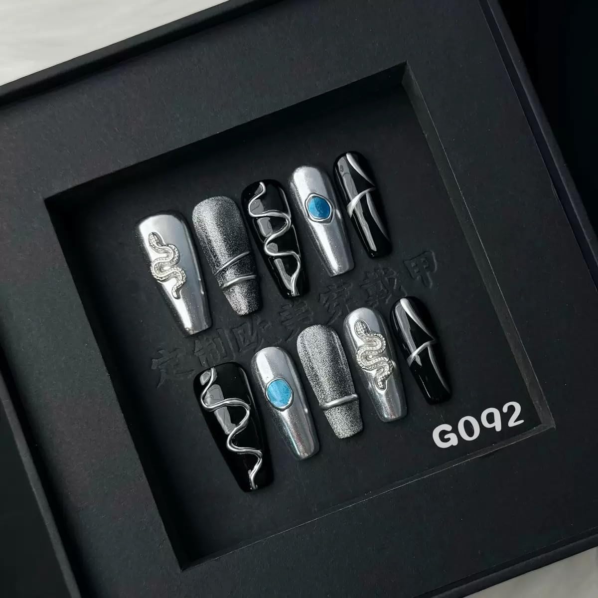 100% 5D Handmade Press on Nails with Snake Charms Medium Coffin Nails Press ons Balck Silver False Nails Cruve Line Press on Nails Fall Fake Nails for Women Girls Daily Wear DIY Manicure Size M