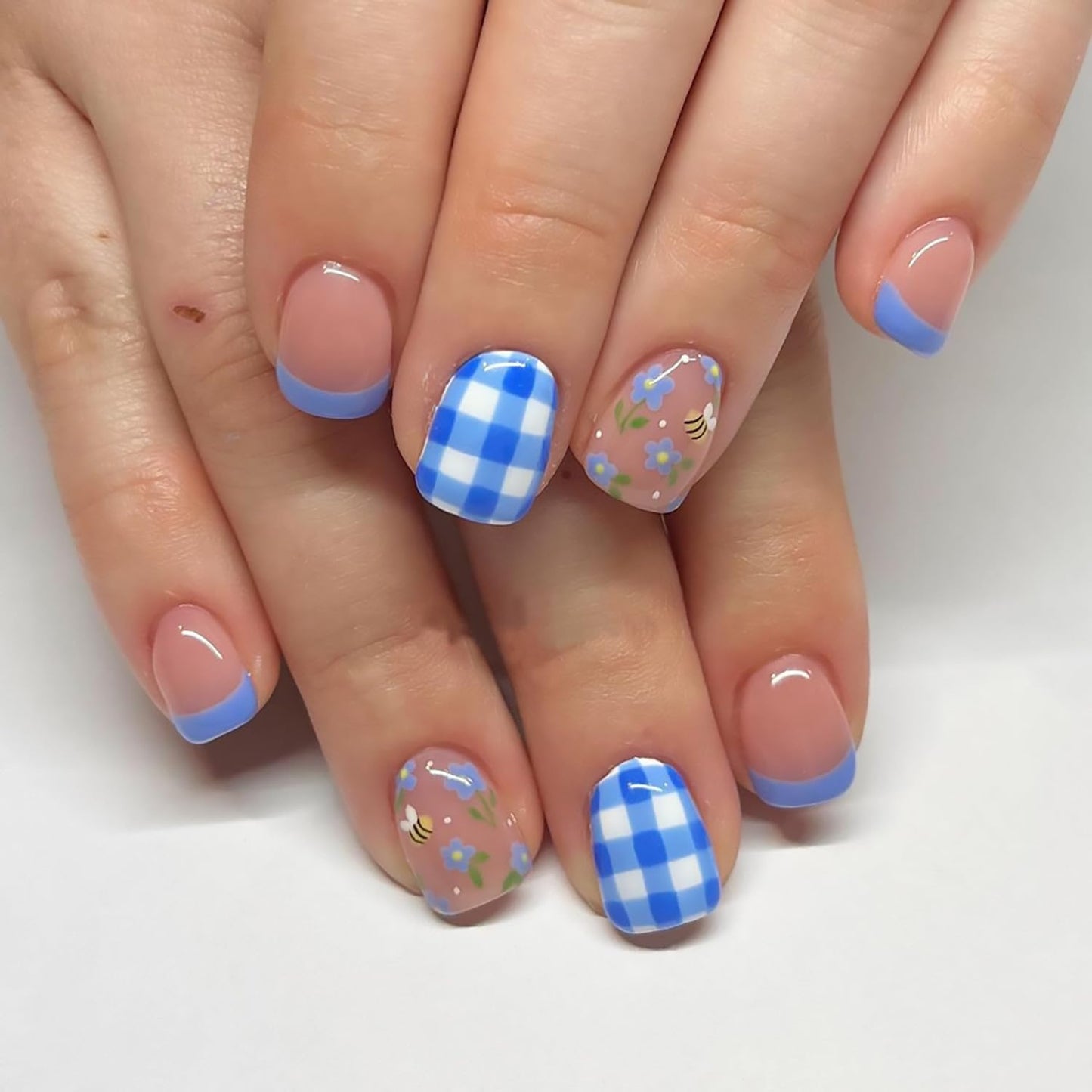 Tyuimhx Blue Flowers Press on Nails Square Short Fake Nail Blue French Tip False Nails Glossy Full Cover Stick on Nails Reusable Floral Artificial Glue on Nails for Women 24Pcs