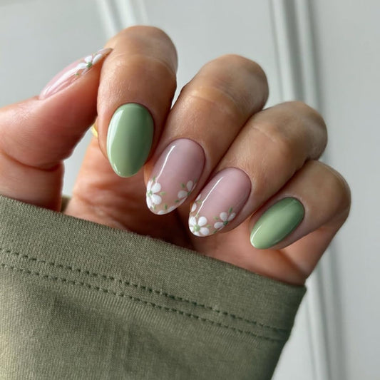 Green Press on Nails Short Oval Fake Nails Spring Summer Nails Press ons with Flower Design Reusable Artificial Nail Full Cover Stick on Nails for Women Manicure 24Pcs