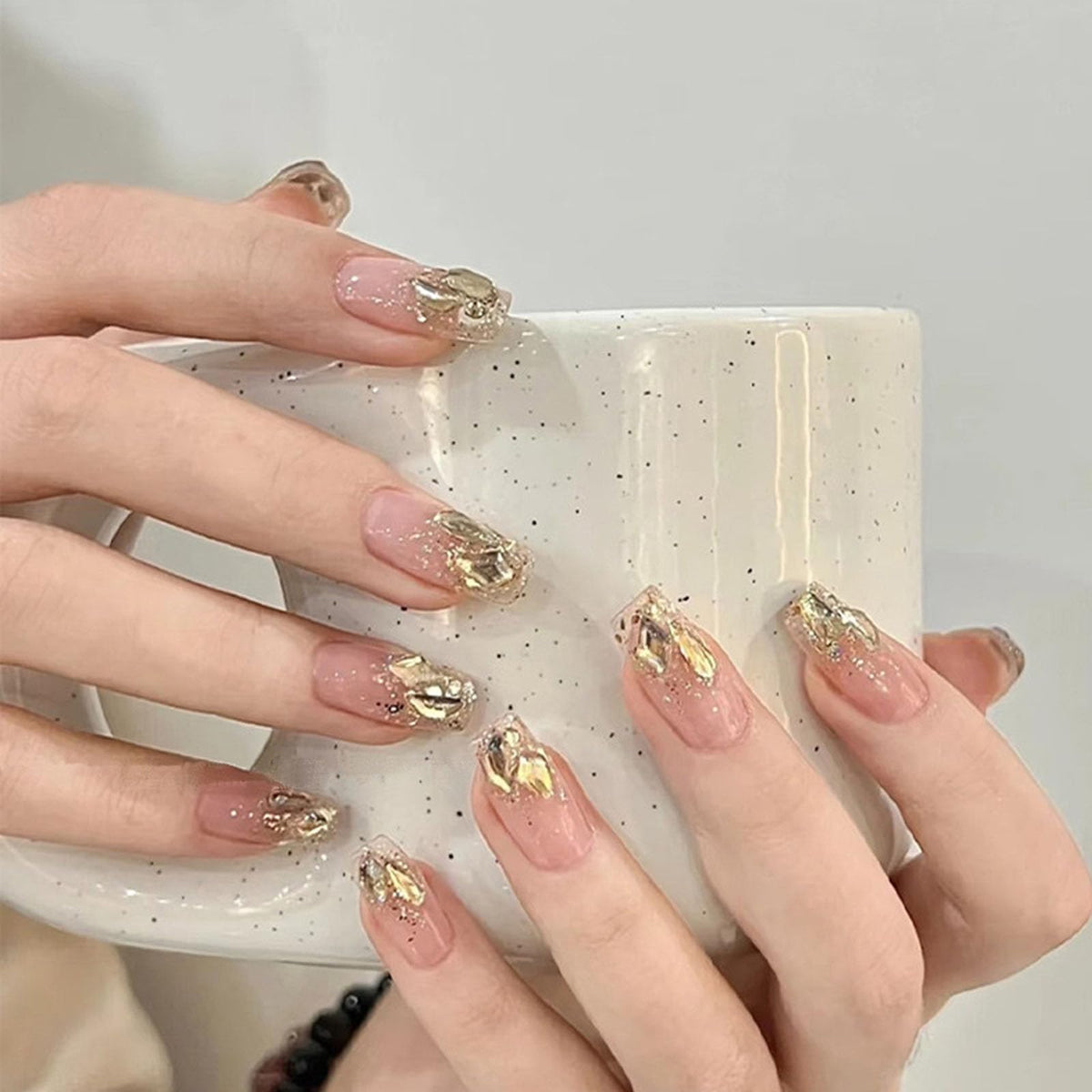 Kaipheiquan Champagne Nail Rhinestones Kit, 18 Types of 900 Special-Shaped Nail Diamonds + 3200 Flat-Bottomed Nail Rhinestones, 3D Nail Crystals DIY Crafts Gemstones for Nail