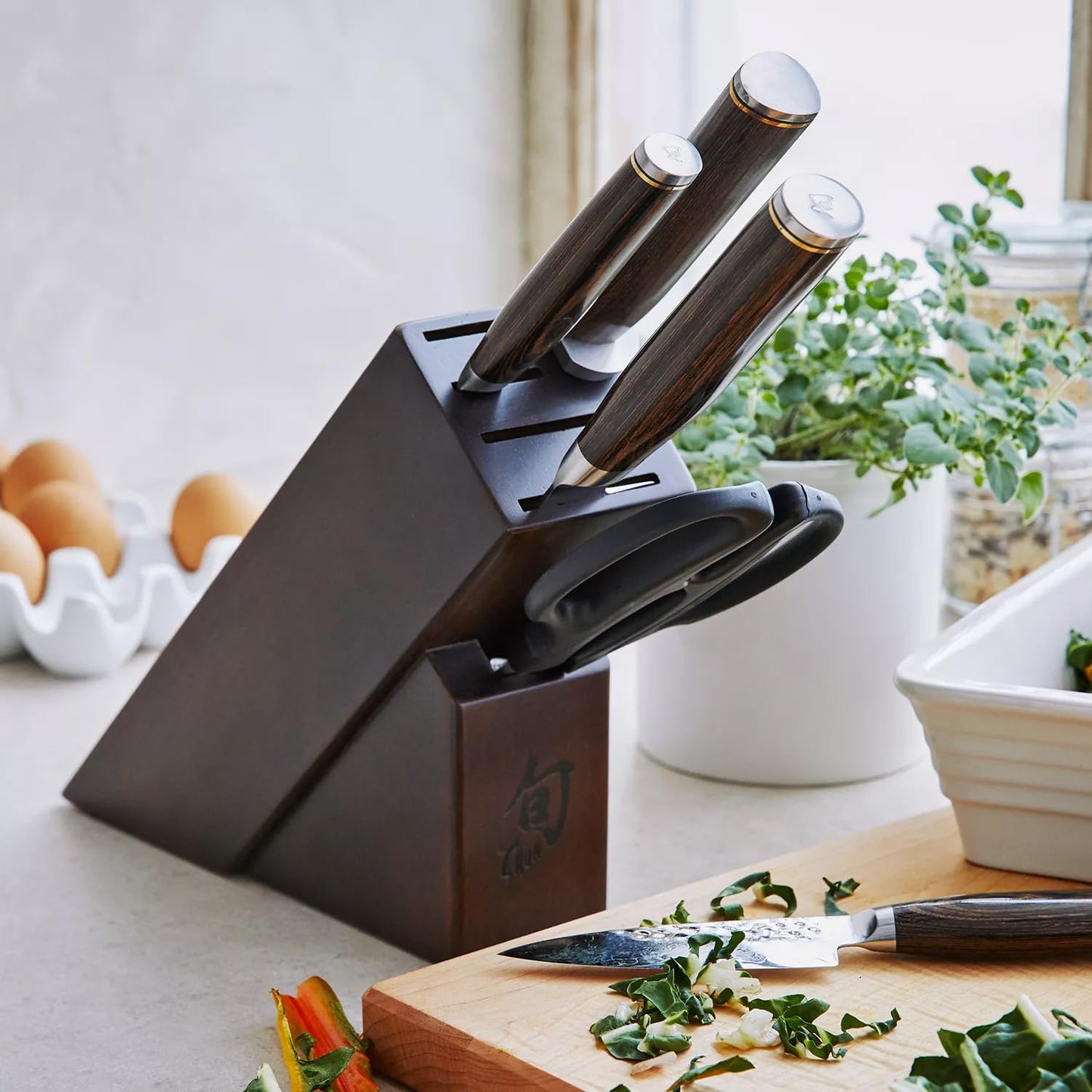 Shun Cutlery Premier 6 Piece Knife Block Set, Includes 8 Inch Chef's Knife, 4 Inch Paring Knife, 6.5 Inch Serrated Utility Knife, Herb Shears, & Honing Steel, Handcrafted Japanese Kitchen Knives
