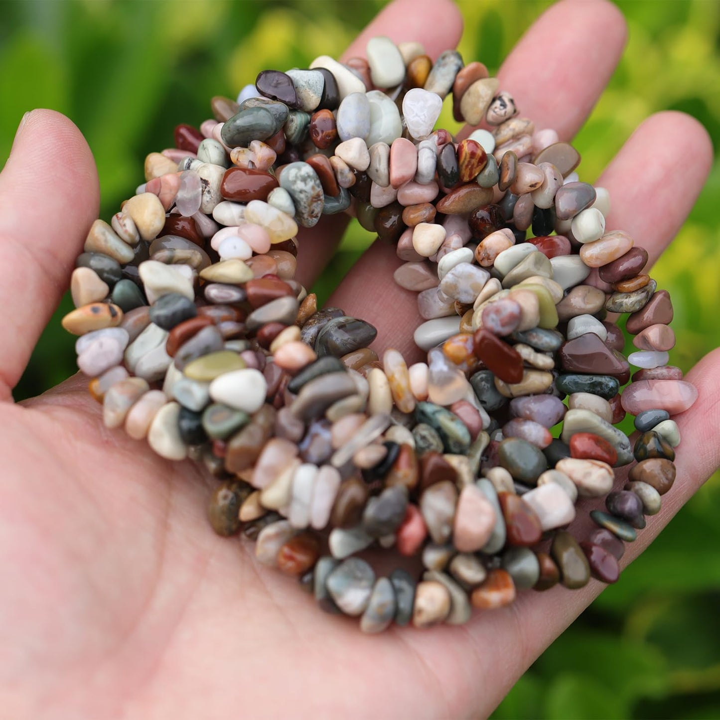 400pcs Natural Chip Stone Beads for Jewelry Making Alashan Agate 5-8mm Irregular Gemstones Healing Crystal Loose Rocks Bead Hole Drilled for Ring Earrings Necklace Bracelet Making DIY Art Crafts