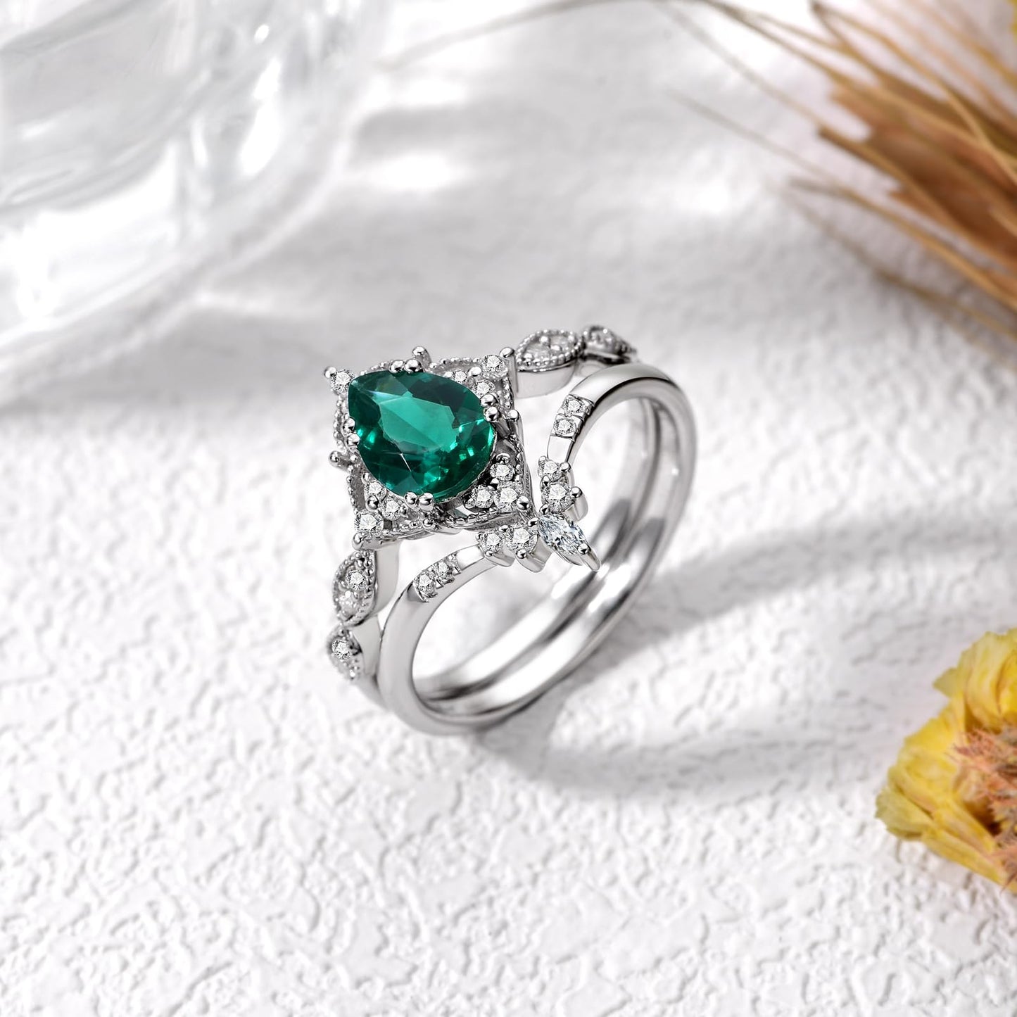 LieYovanaRing Pear Shaped Emerald Engagement Ring Set for Women, 925 Sterling Silver Pear-Cut Emerald Green Fashion Jewelry Wedding Bridal Band Rings for Women Her (6)