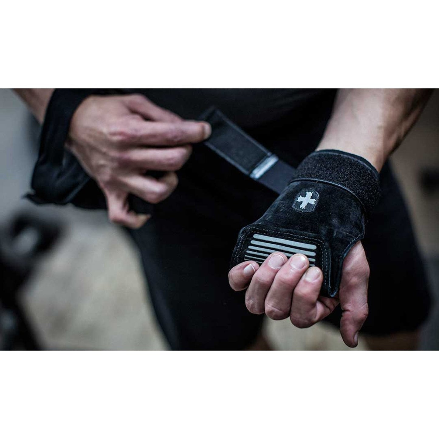 Harbinger Lifting Grips, Black, Medium/Large