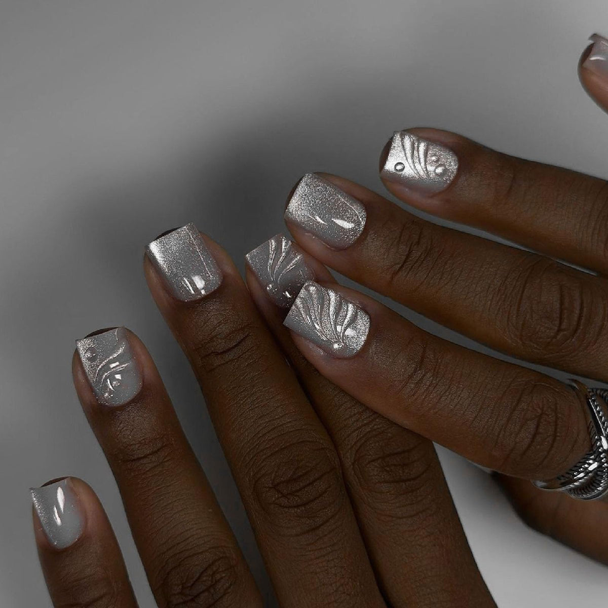 Cat Eye Press on Nails Short Square Fake Nails with 3D Ripple Designs Nails Press ons White Glue on Nails Simple Stick on Nails for Women 24Pcs