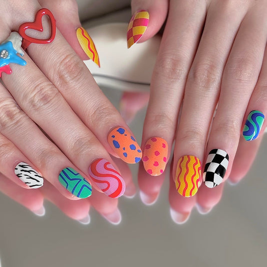 Round Short Almond Press on Nails With Designs - Cute Artificial Kawaii Nails for Gift
