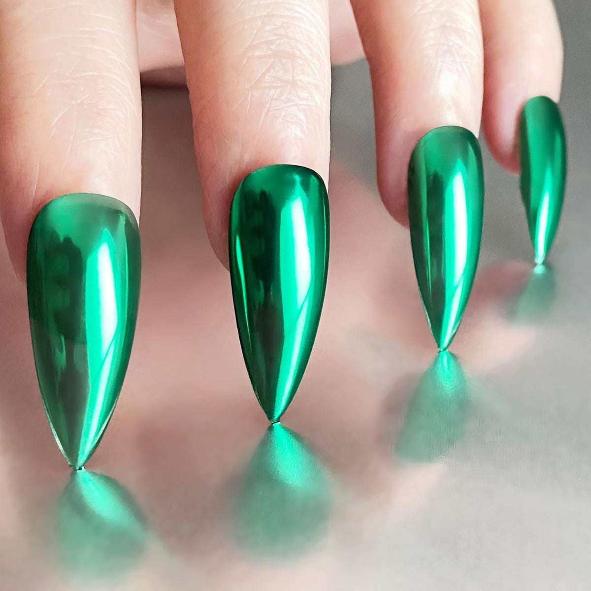 FNNZ Chrome Nail Powder, Emerald Metallic Nail Powder Pigment Premium Mirror Effect Green Nail Art Glitter Dust for Gel Polish Decoration Home DIY Nail Salon Manicure Nail Supplies