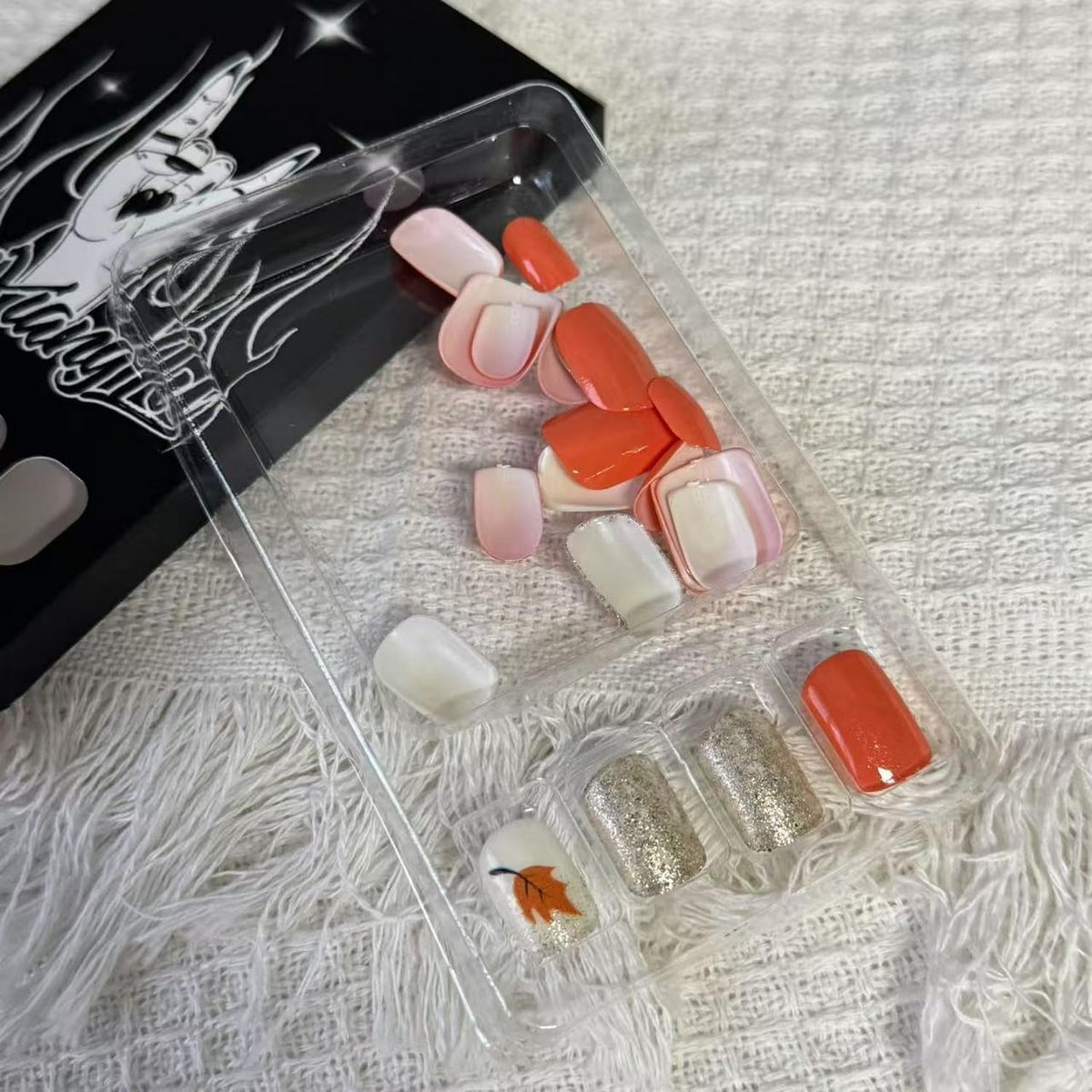 24pcs Fall Press on Nail Short Square Fake Nails Full Cover Orange Press ones with Maple Leaves designs Thanksgiving False Nails Gold Glitter Acrylic Stick on Nails for Women Girls Autumn Manicure