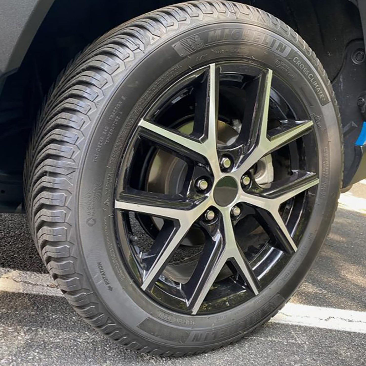 MICHELIN CrossClimate2, All-Season Car Tire, SUV, CUV - 215/55R18 95H