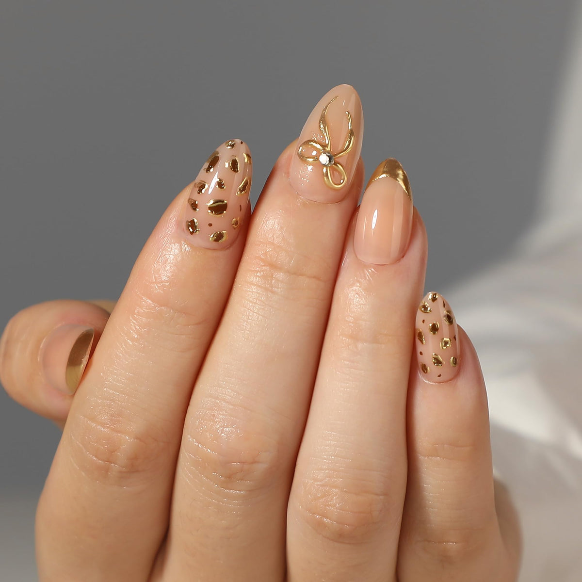 PILOLO Press On Nails Leopard Print, Almond Acrylic Press On Nails, Cheetah Print Fake Nails Glue On, Medium Full Cover Reusable Stick On False Nail Tips for Women Girls (Wild Gold)
