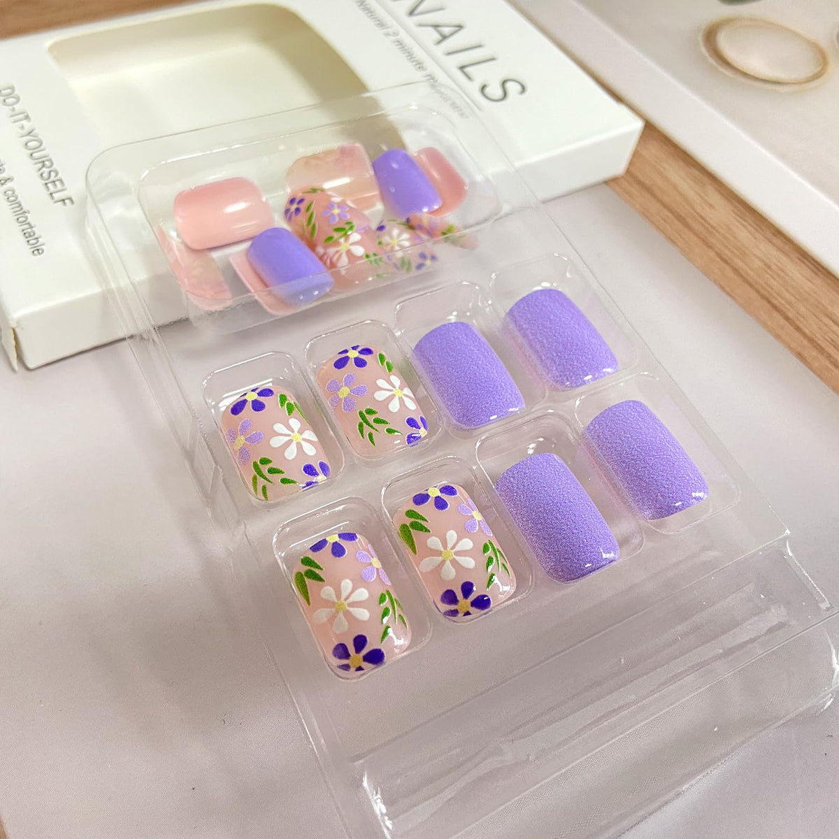 Purple Press on Nails Short Oval Fake Nails Glossy False Nails With Purple White Flowers Designs Full Cover Stick on Nails Reusable Floral Artificial Nails Glue on Nails for Women 24Pcs