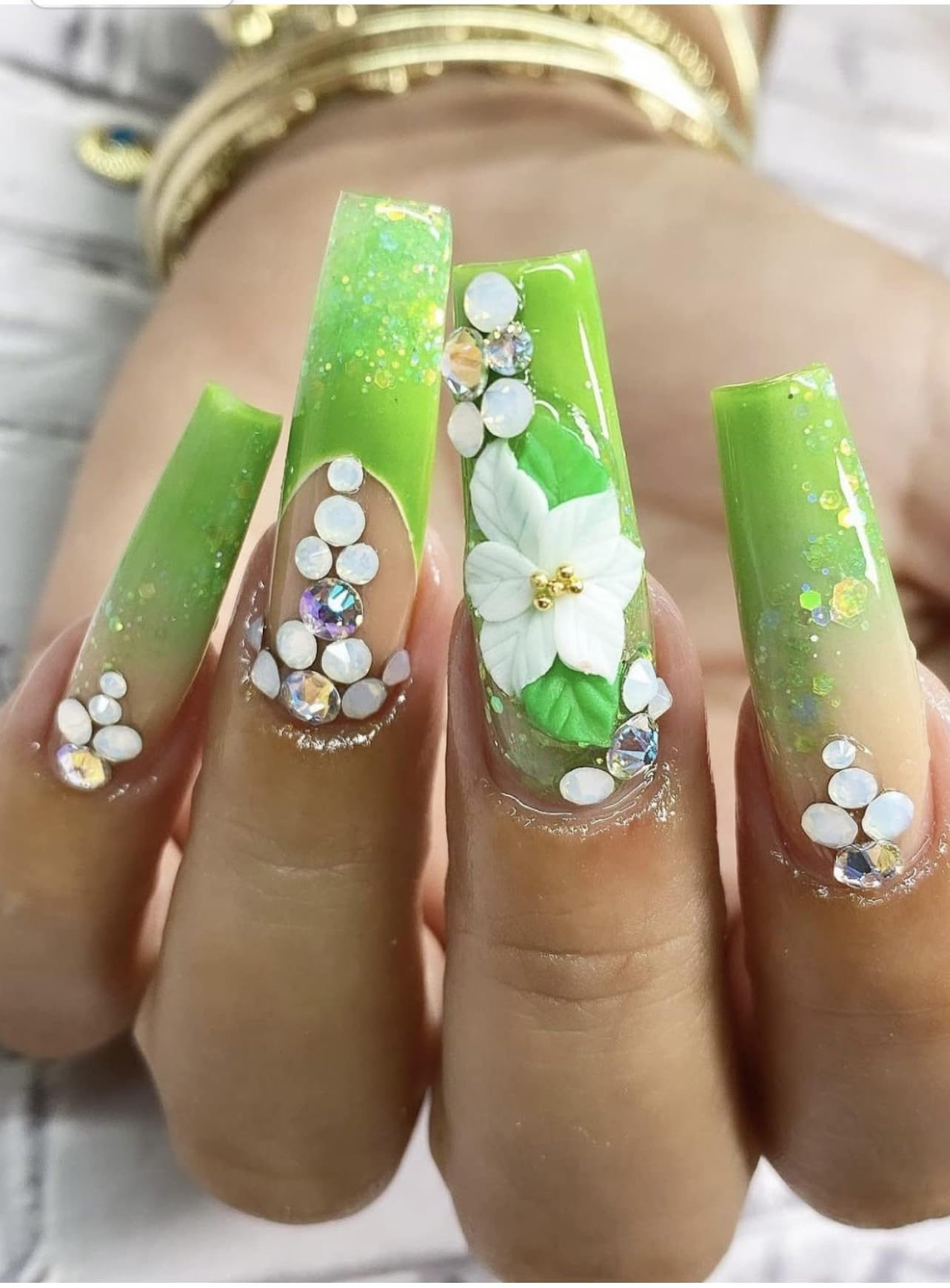 Set 8Pcs 3D Acrylic White Poinsettias Flower Christmas Nail Art Charms Handmade by Acrylic Powder HaFLoNar (White Poinsettias 8Pcs)