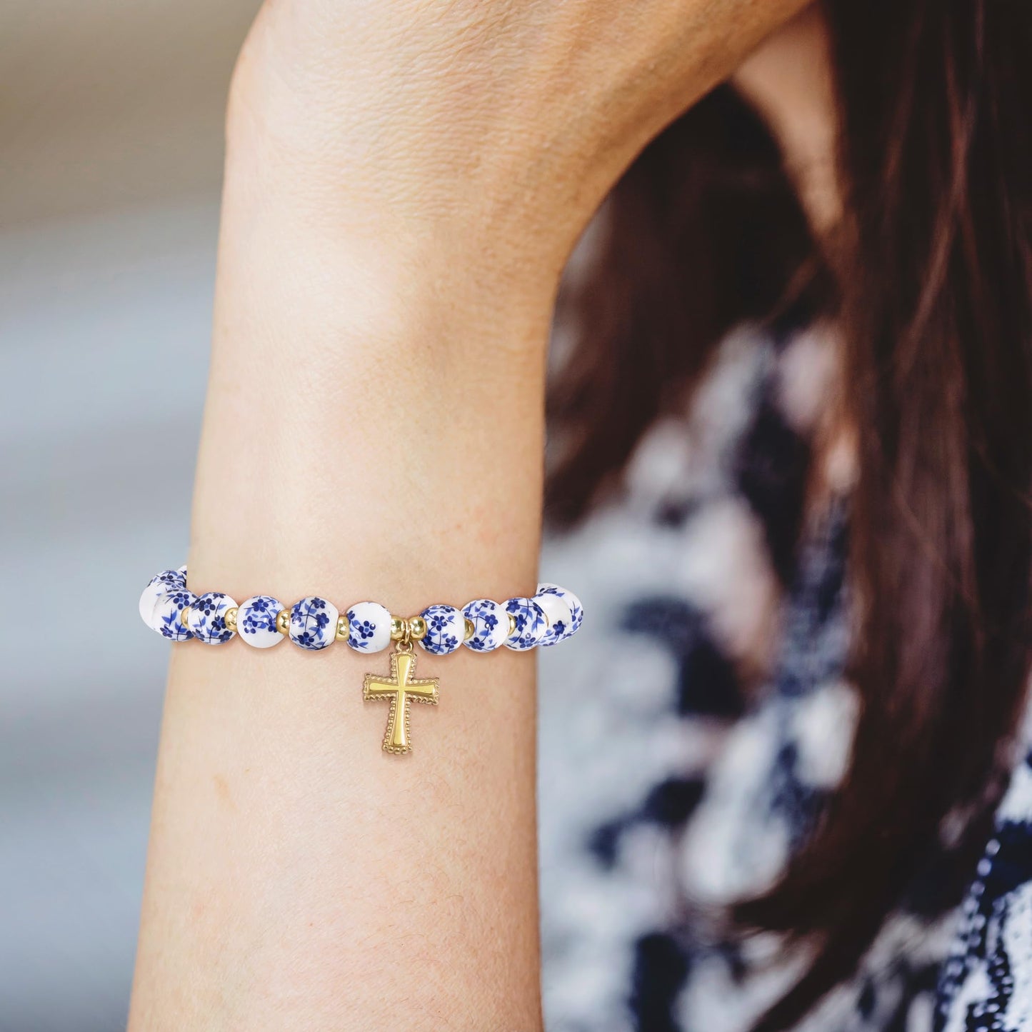 VIBILIA Cross Bracelets for Women, Cross Charm Vintage Jewelry, Flower Beaded Bracelet, Gold Handmade Stretch Jesus Baptism Romantic Christian Birthday Gifts for Women on Easter Mother's Day, Blue