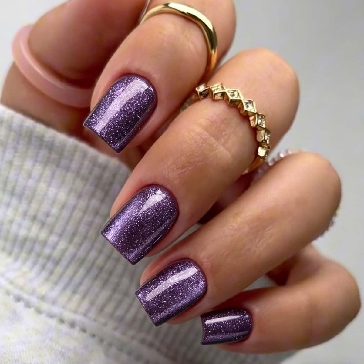 Hkanlre Short Press-On Nails Square Fake Nails Jelly Acrylic Fake Nail Finish Salon-Quality Holiday Nails 30 Nail Kit for Women