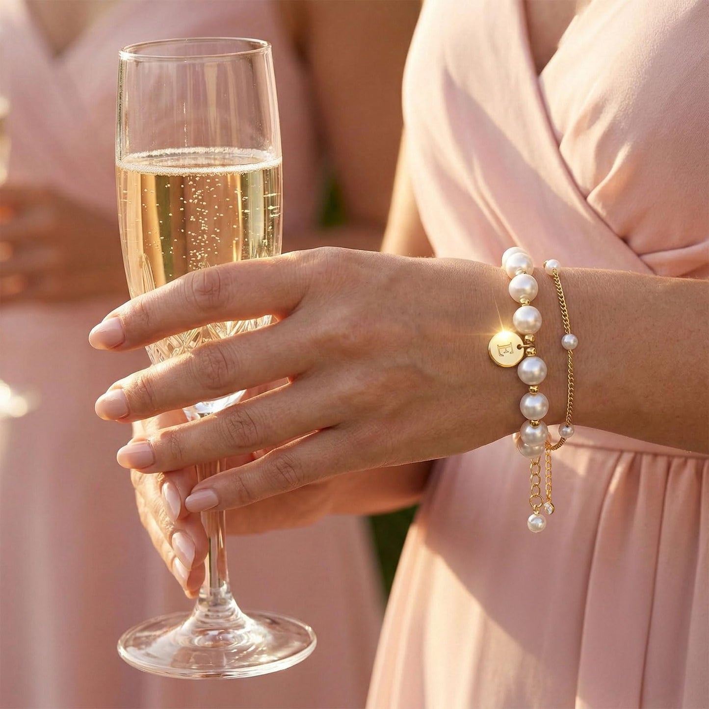 Fizzlup 2Pcs Pearl And Gold Initial Bracelet Set，Dainty Pearls Bracelets Jewelry for Women Wedding Prom Trendy Crystal Charm Cuff Stack Bead Linkbracelet Personalized Gift Stuff Letter W