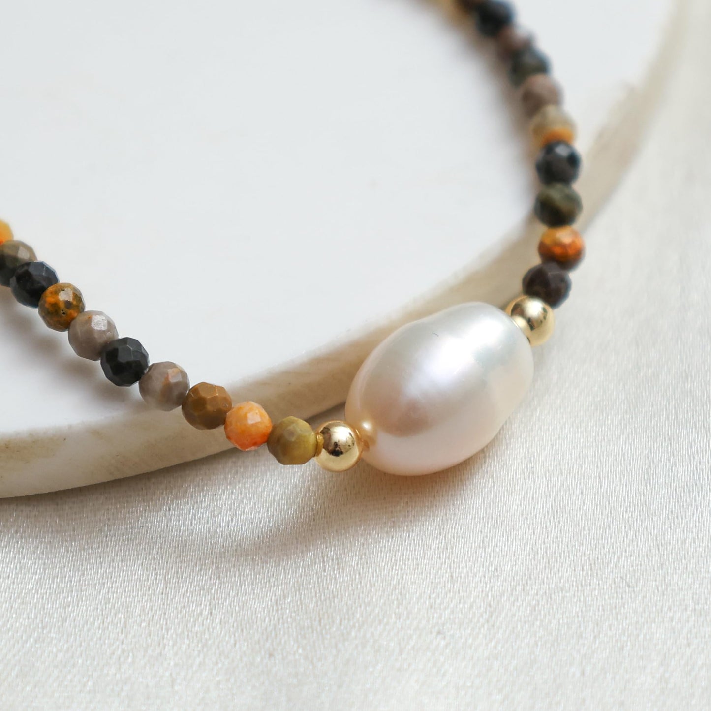 Gempires Bumble Bee Jasper Gemstone Bracelet for Women Adjustable Handmade Jewelry with Freshwater Pearl Gold-Plated Beaded Bracelet Hypoallergenic Gift for Strength Focus & Style