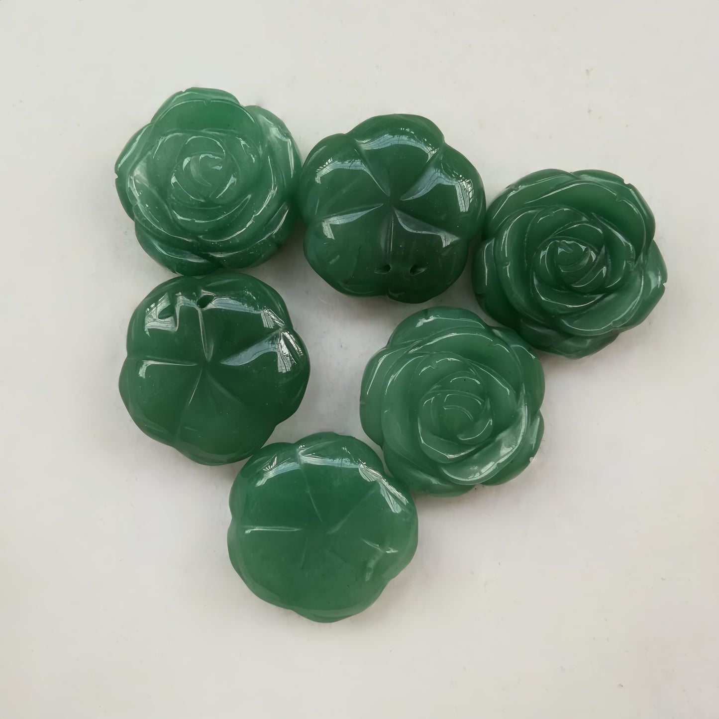 Sunshcat Natural Green Aventurine Crystal Rose Pendant,Three Dimensional Carved Healing Meditation Jewelry Crystals and Healing Stone Figurine,Suitable for DIY Jewelry Making and Valentine's Day Gift