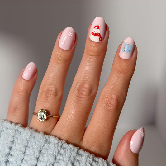 Glamnetic Press On Nails – Cocoa & Kisses | Short Oval Fake Nails in Nude Base with Festive Winter Graphics, Glossy Finish, Salon Quality Holiday Nails | 15 Sizes, 30 Nail Kit with Glue