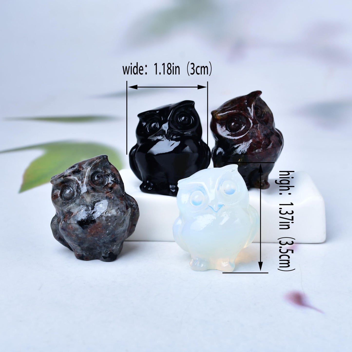 WUYOUSHI Natural Garnet Crystal Owl Decor Healing Stone Crystal Pocket Figurine Statue Hand Carved Polished Natural Gemstone Office Desk Meditation Spiritual Gift