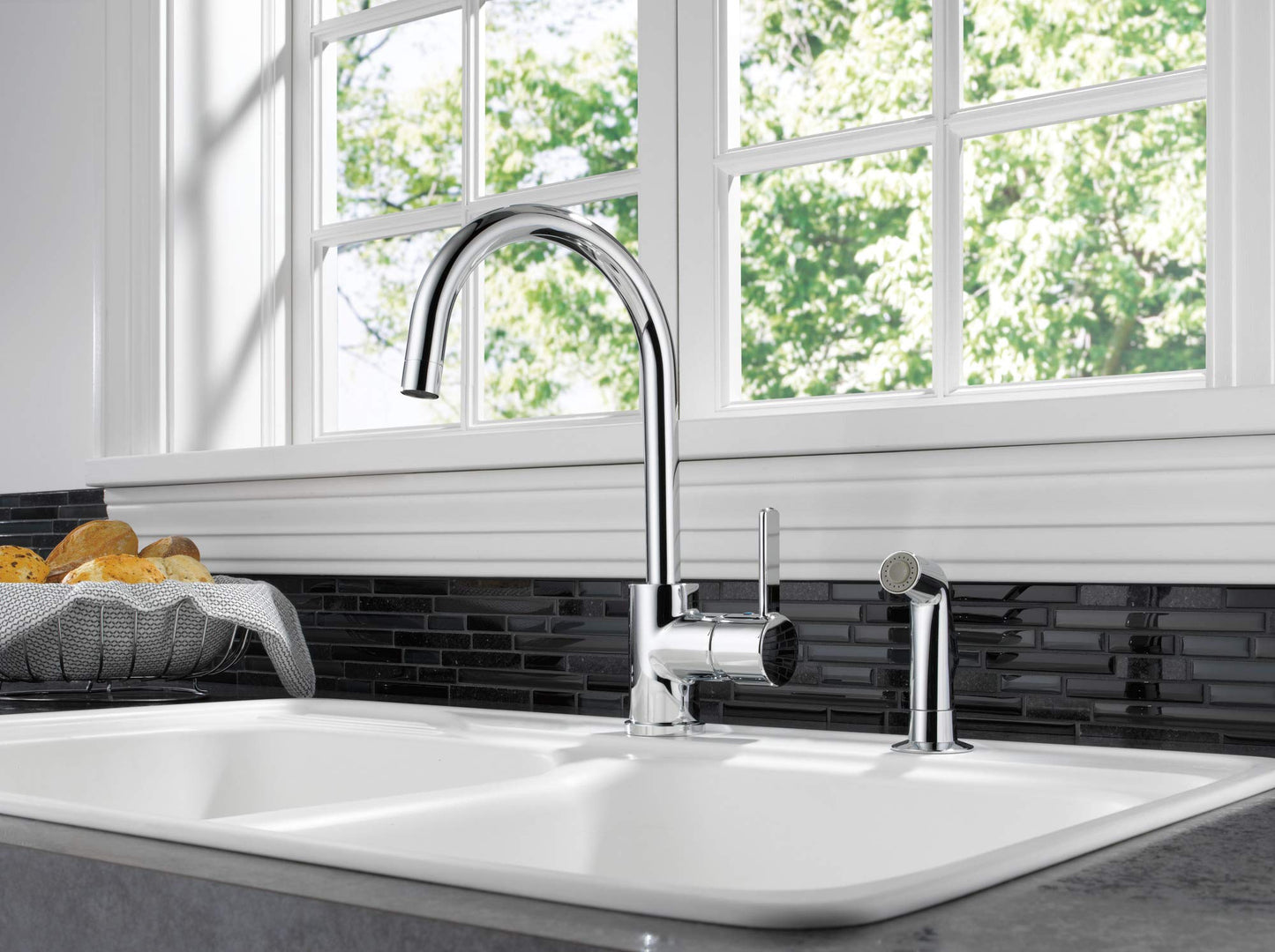 Peerless Precept Single-Handle Kitchen Sink Faucet with Side Sprayer, Matte Black P199152LF-BL
