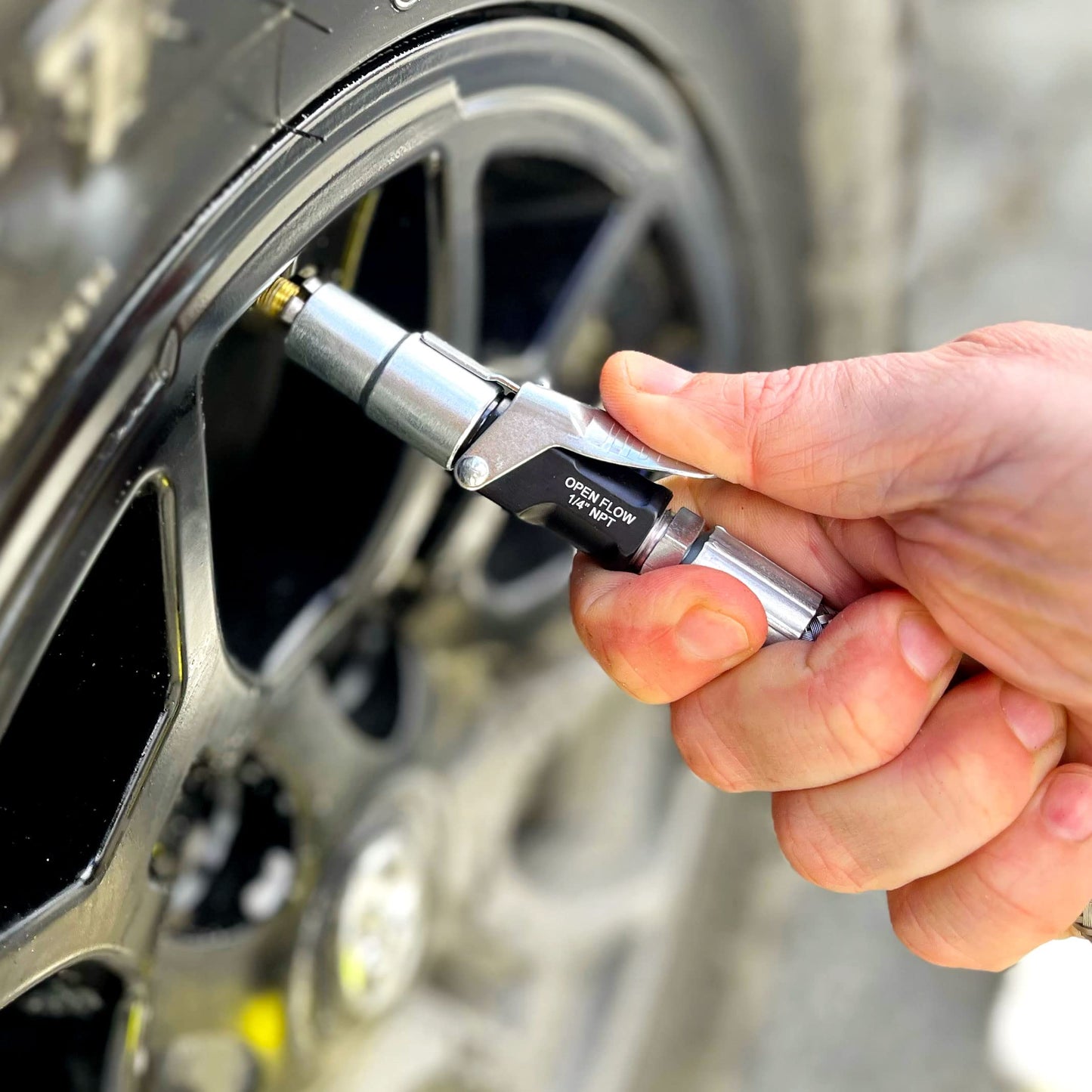 LockNFlate Locking Air Chuck - Six Steel Jaws Lock onto Any tire Valve - Won't Leak or pop Off - Rated to 150 PSI - Open Flow
