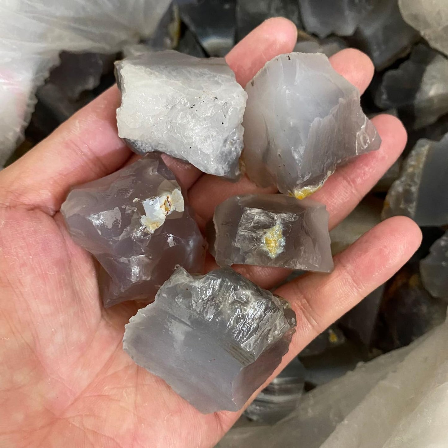 Erliway 1.25-2" Large Grey Agate Raw Crystals, Natural Rough Agate Crystal, Healing Crystals Stones for Tumbling, Cabbing, Fountain Rocks, Decoration, Polishing, Wire Wrapping, Wicca & Reiki