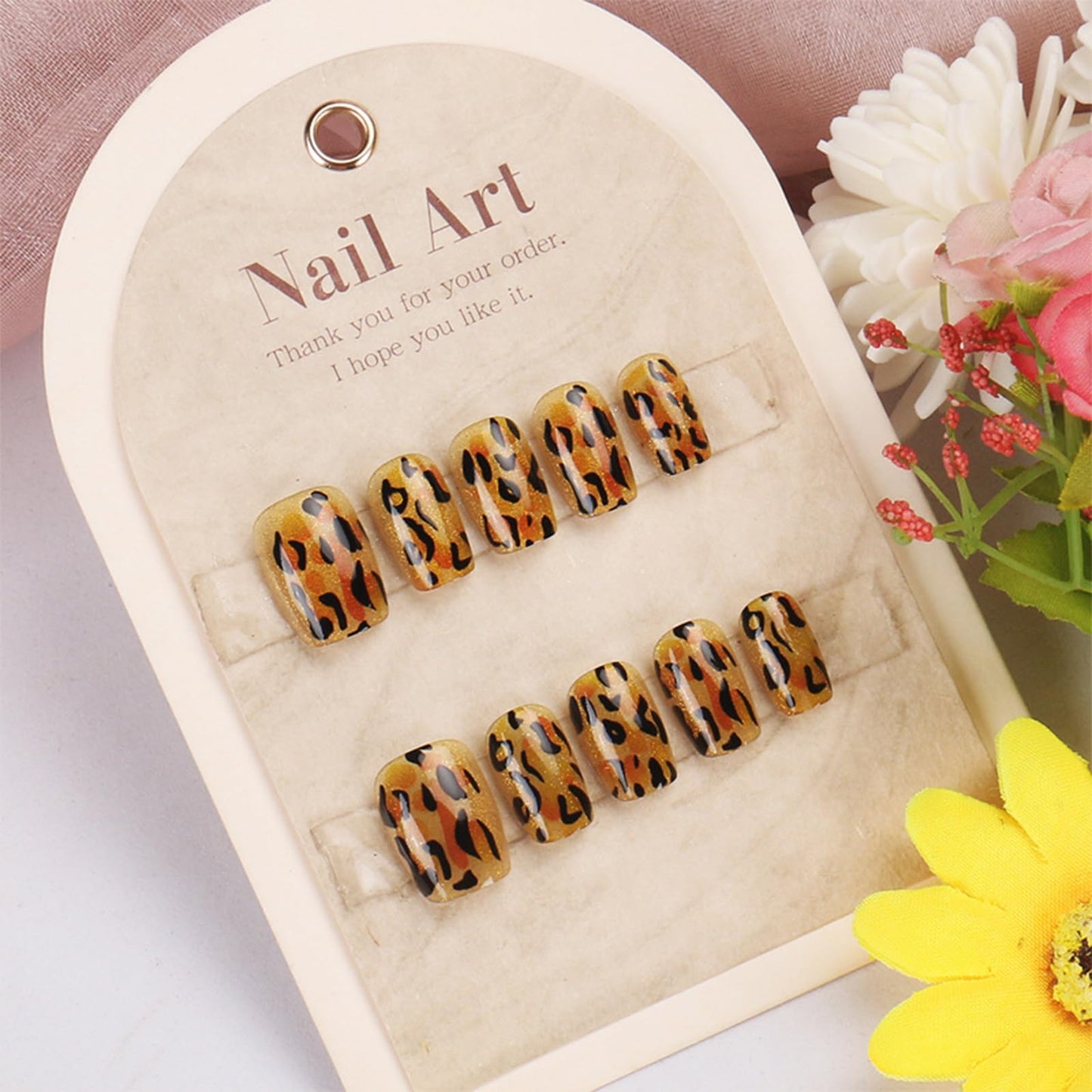 Sparkling Leopard Autumn Press on Nails Short Round Fake Nails Leopard Print False Nails Full Cover Sparkling Glossy Acrylic Nails Cute for Women Girls Autumn DIY Manicure Decoration 30Pcs