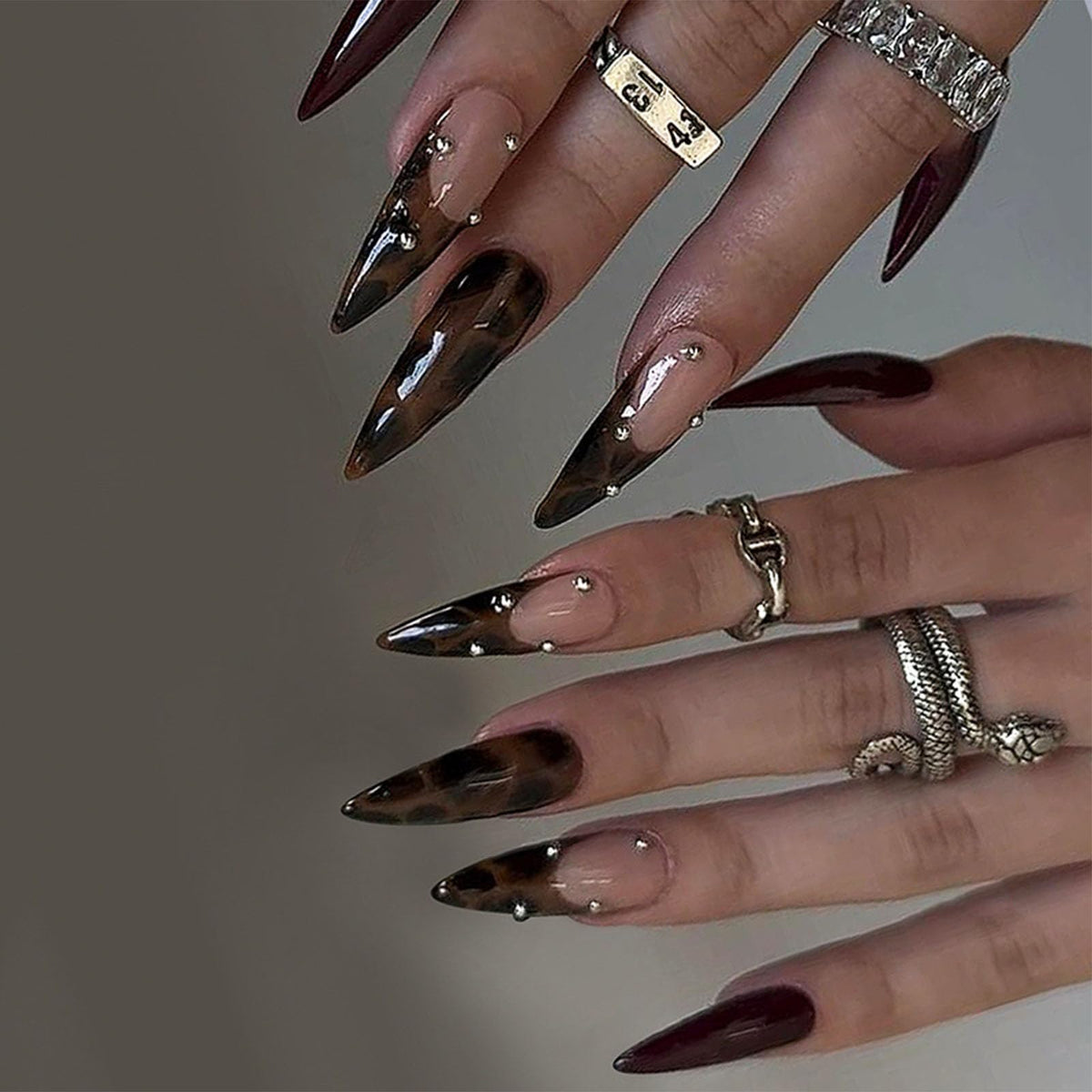 IMRAIN Long Stiletto Press on Nails Brown Leopard Fake Nails Full Cover Almond False Nails Glossy Acrylic Almond Stick on Nails for Women 24Pcs
