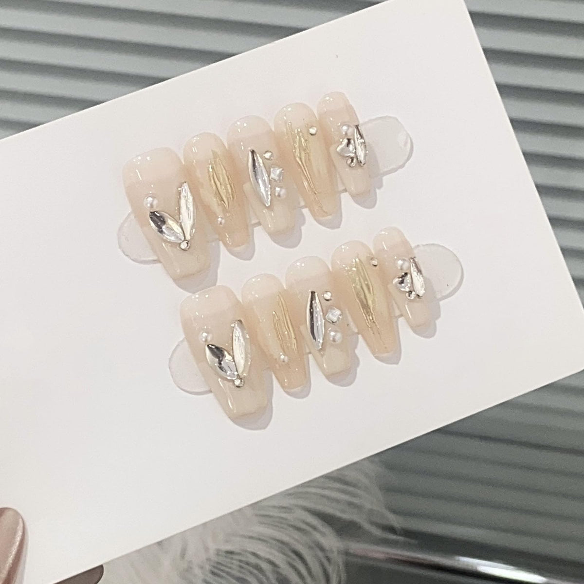 18 Types of 900 Special-Shaped Clear Nail Diamonds + 3200 Flat-Bottomed Nail Rhinestones, Nail Crystal Rhinestones Set with Tweezer + Pickup Pen