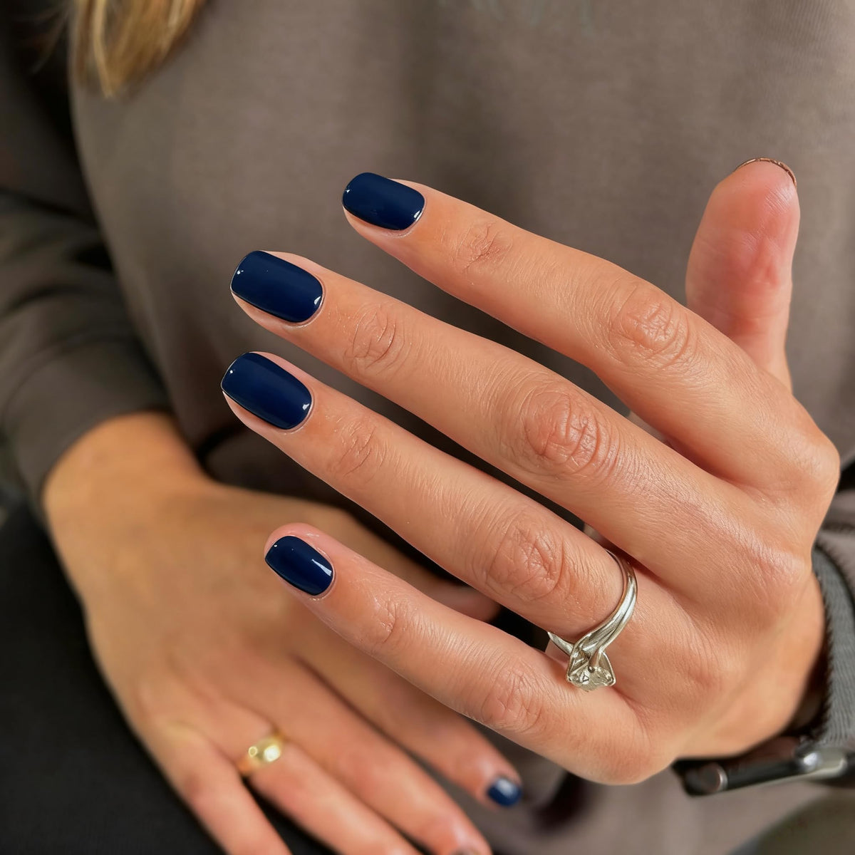 XCREANDO Dark Blue Press on Nails Short Square Fake Nails Glue on Short Square Press ons, Acrylic False Glue on Nail Stick on for Women and Girls 24PCS