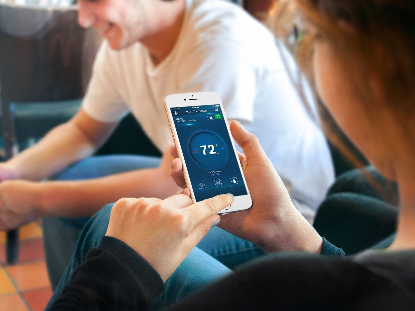 Bosch Large 5-Inch Full-Color Touch Screen Sleek Easy Setup Connected Control Smart Phone Wi-Fi Thermostat for 24V HVAC Systems with Bosch Connected Control App