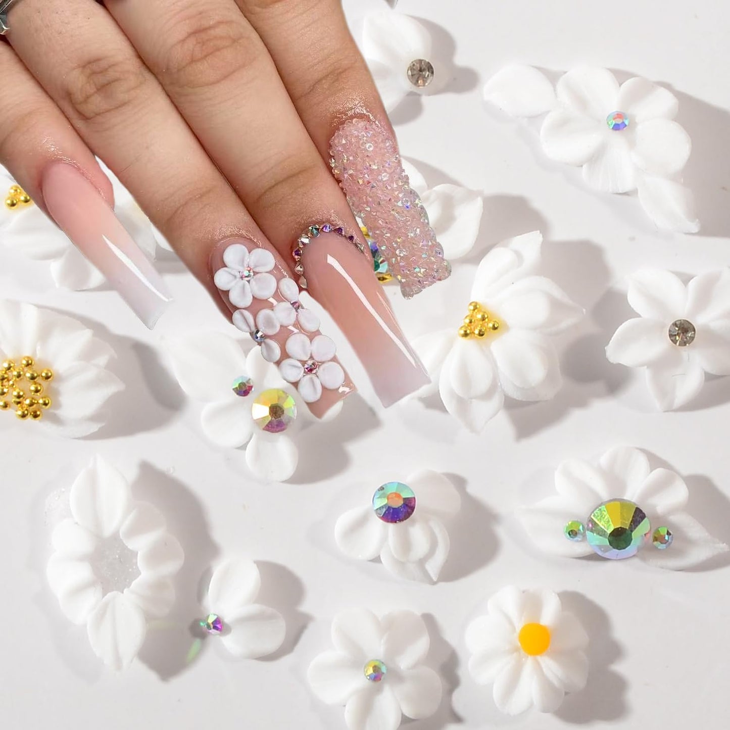 BAIYIYI 30pcs 3D Pure Handmade Acrylic Flowers Nail Charms with Rhinestones Wedding Festival Nail Art Spring Summer Nail Decoration White Flowers Charms DIY Suitable for Women Girls Gifts (01)